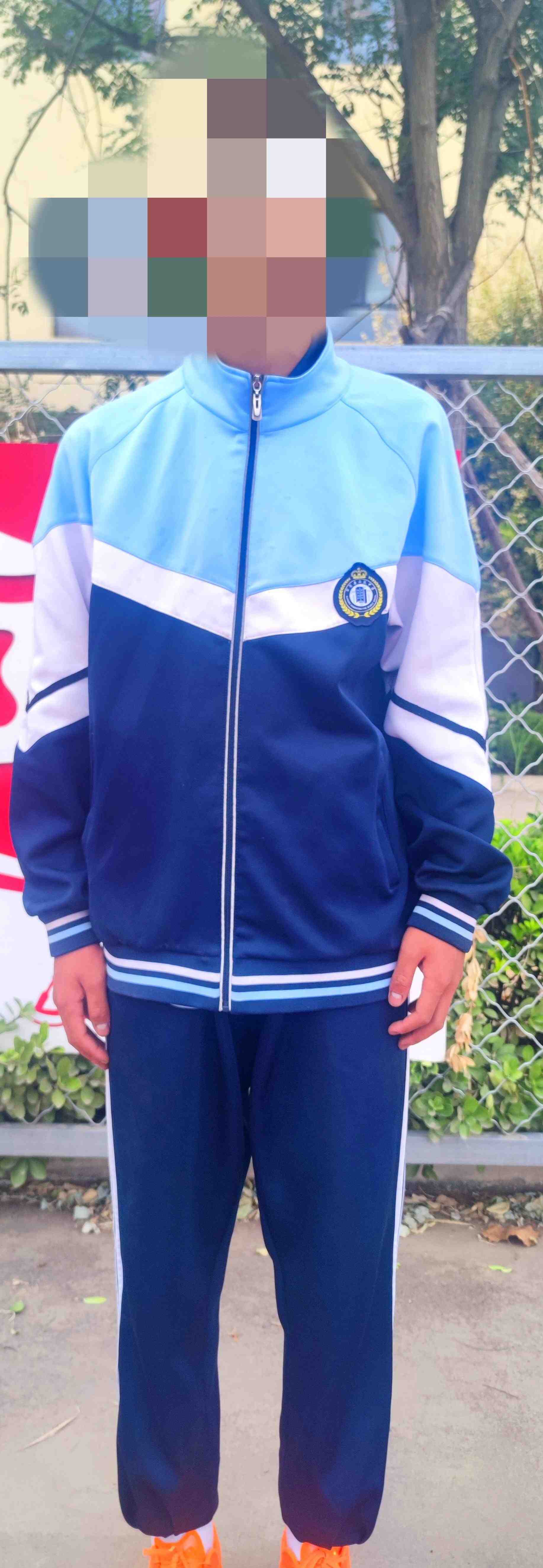 万荣县示范初级中学2024级七年级校服采购公告